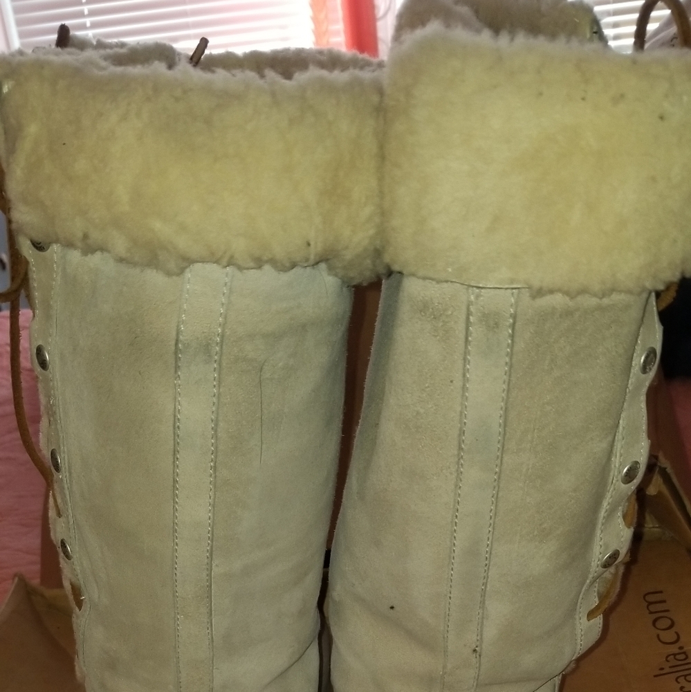 Women's uggs  size 10